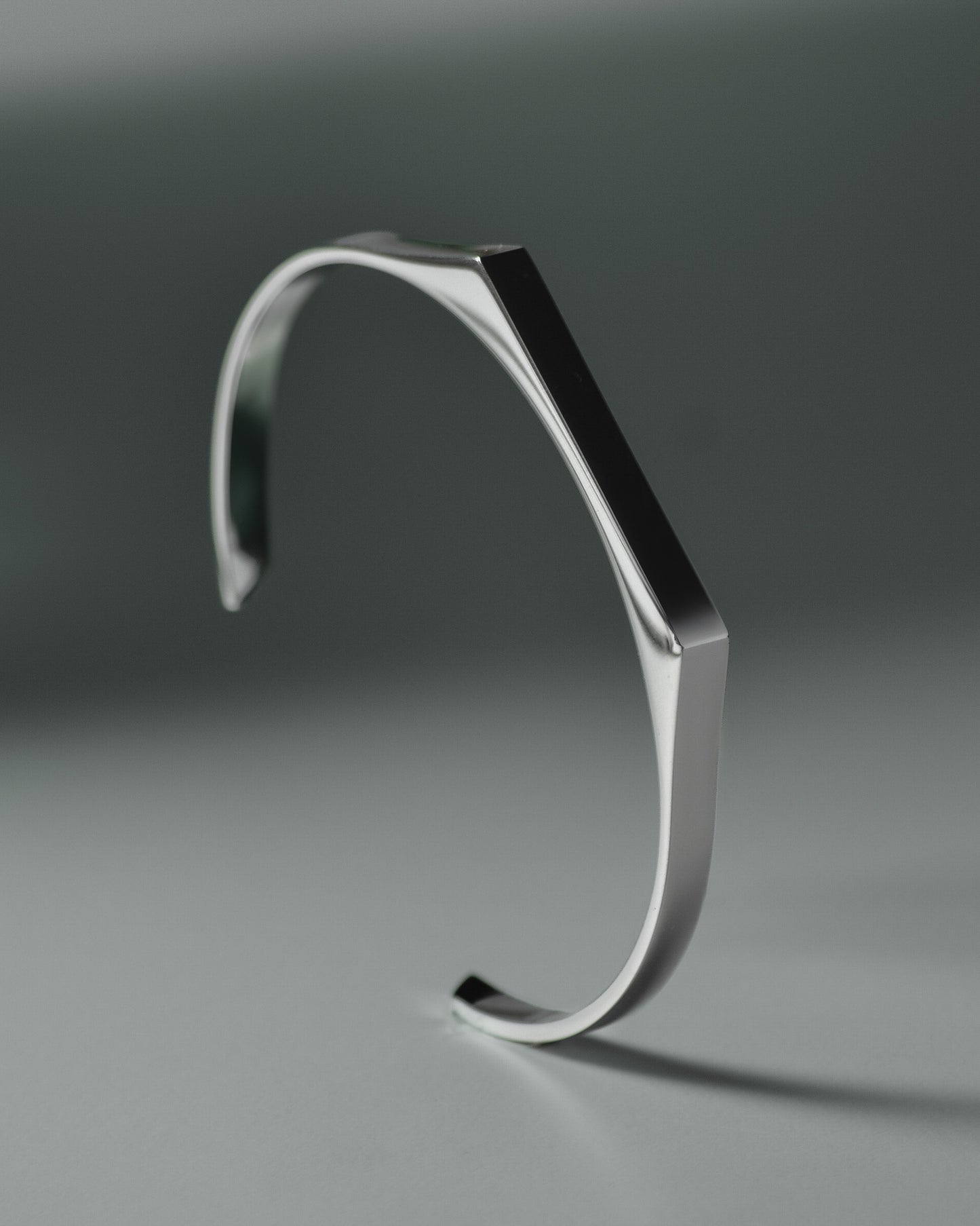 Linear Cuff
