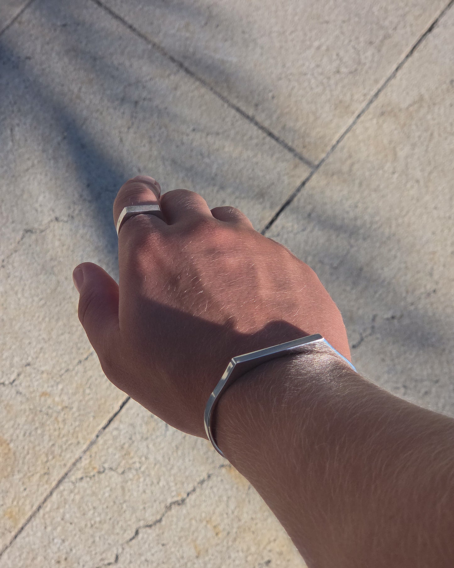 Linear Cuff